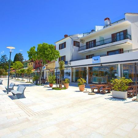 Apartments Dundo Njivice Exterior photo