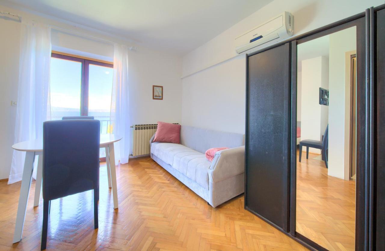 Apartments Dundo Njivice Exterior photo