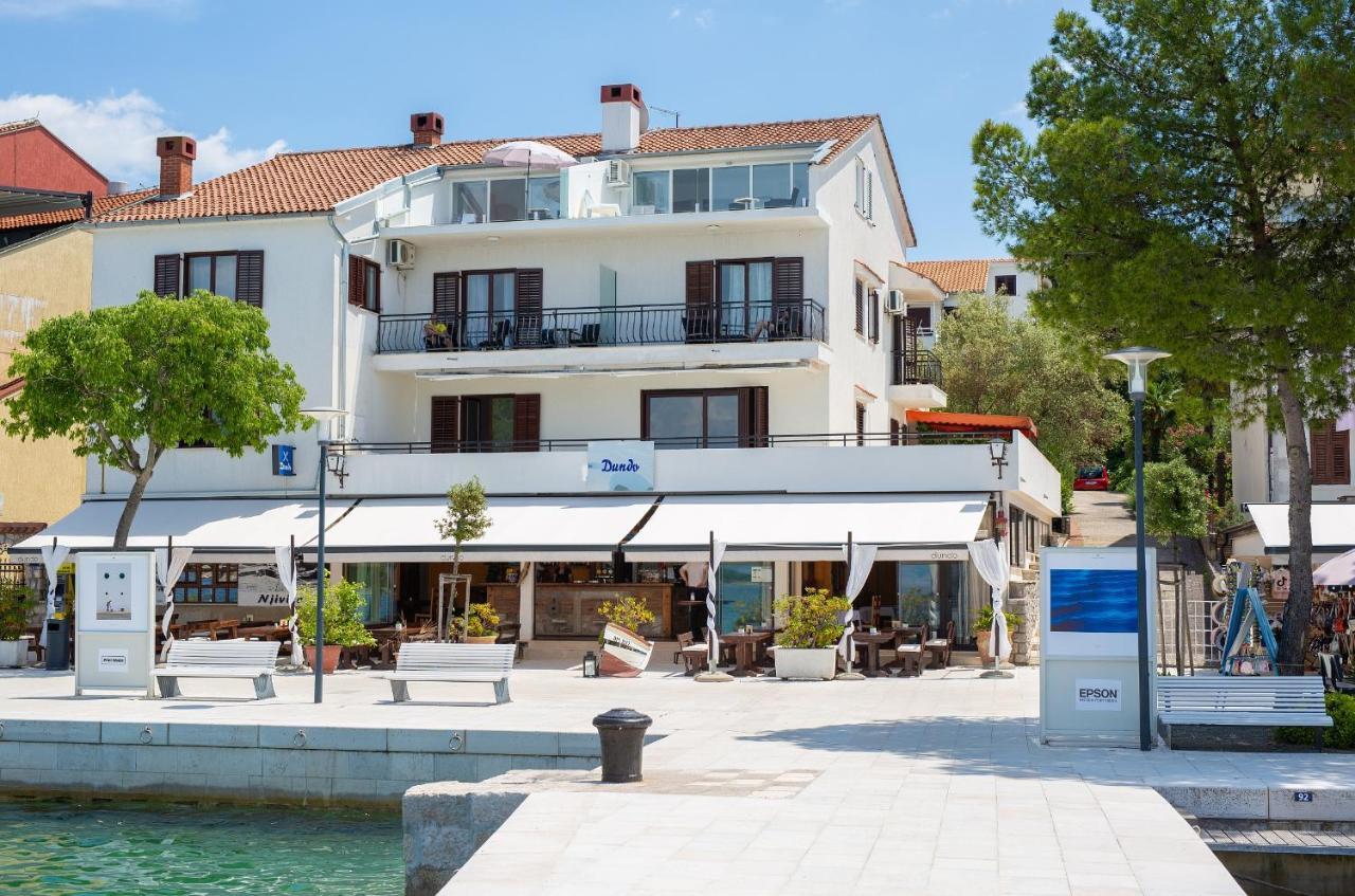 Apartments Dundo Njivice Exterior photo