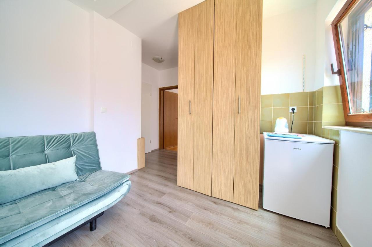 Apartments Dundo Njivice Exterior photo